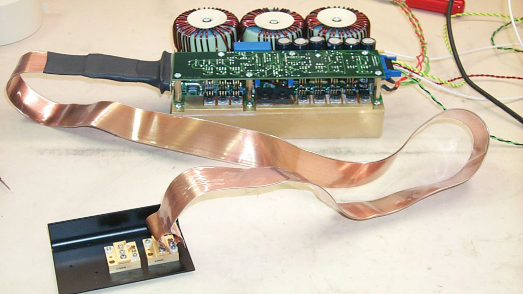 PCO-6131 test setup photo showing the module, the supplied copper stripline, and the laser diode under test